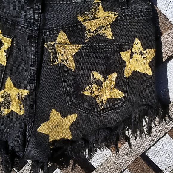 Star shorts - Picture 2 of 9